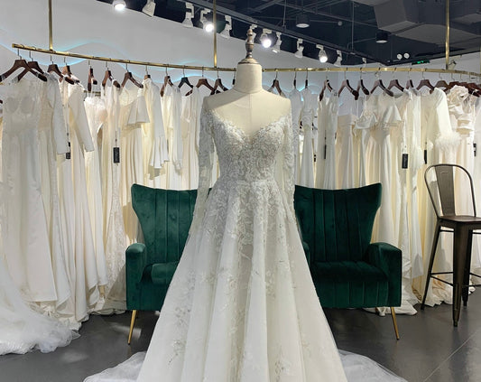 A line Sexy Back Long Sleeve Lace Wedding Dress